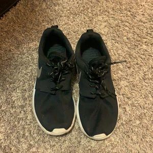 Black Nike Roshe Ones